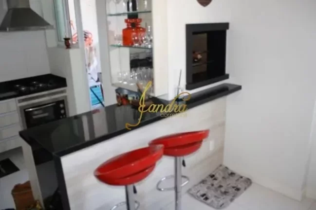 Imagem Apartamento de frente para a praça, com 3 dormitórios e com 2 box