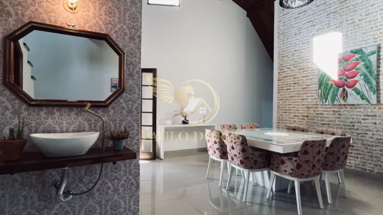 Imagem CASA DE 298 m² À VENDA NO CENTRO DE UBATUBA-SP