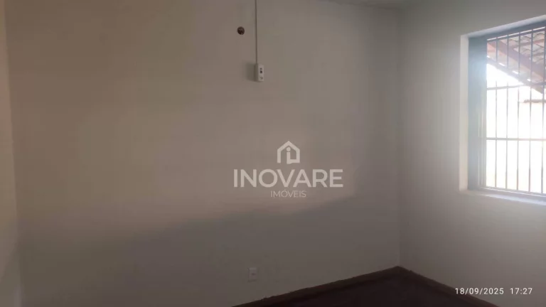 Imagem Casa com 3 dormitórios para alugar, 119 m² por R$ 2.200,00/mês - Vila de Furnas - Itumbiara/GO