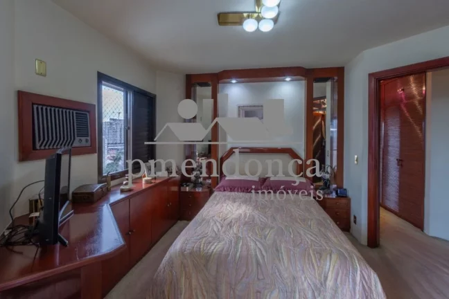 Imagem Cobertura duplex no Alto de Pinheiros com 310 m², 3 quartos ( 1 sui­te ) e 3 vagas.