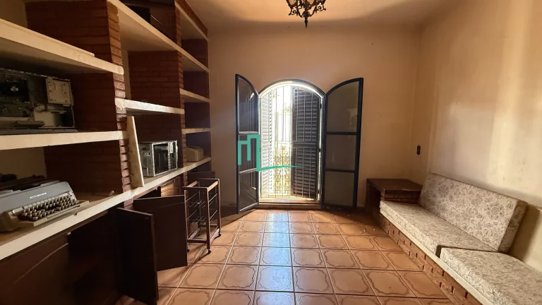 Imagem EXCELENTE IMÓVEL COMERCIAL/RESIDENCIAL DISPONIVEL Á VENDA NA VILA INDUSTRIAL EM LOCALIZAÇÃO PRIVILEGIADA DO BAIRRO COM 04 LOTES NO TOTAL.