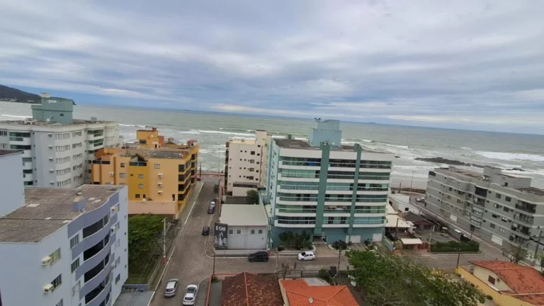 Imagem ALUGUEL TEMPORADA de Apartamento mobiliado com 3 dormitórios sendo 1 suíte e 2 Demi-suíte no Bairro Gravatá-Navegantes-SC