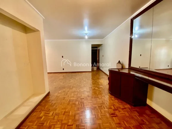 Imagem Amplo apartamento no Cambuí, próximo ao Centro de Campinas, com 118m².
Com 3 quartos + 1, sendo 1...