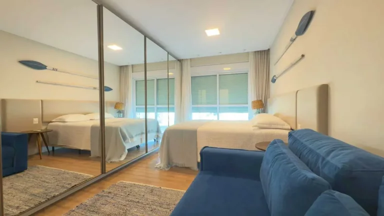 Imagem Apartamento alto padrão com 3 suítes e 3 vagas de garagem na Praia Brava Itajaí/SC