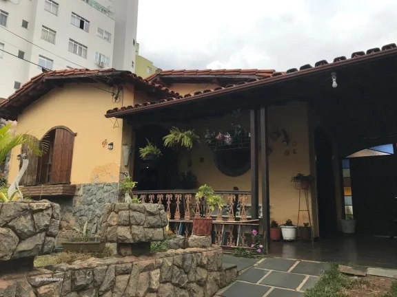 Imagem Apresentamos uma excelente casa localizada no charmoso bairro Santa Inês, a poucos metros da Avenid...