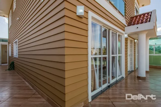 Imagem Casa Residêncial em estilo Neoclássico - Bairro Rebouças - 432,00m2 - R$ 1.800.000,00