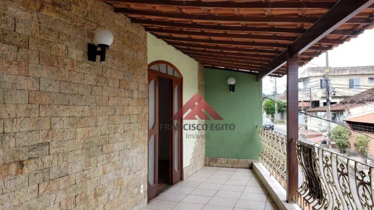 Imagem Sobrado com 3 dormitórios à venda, 250 m² por R$ 850.000,00 - Centro - São Gonçalo/RJ