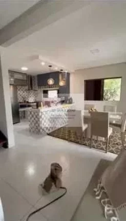 Imagem Vendo Casa em Condomínio, Porteira Fechada, com 220m², 5 qrts s/ 4 suítes, área gormet e 3 vagas