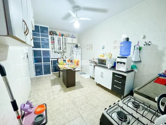 Imagem Terreno de 250 m² e 188,08m² de área construída, com excelente aproveitamento de espaço!

Casa ...