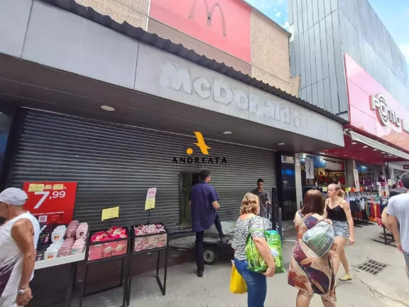 Imagem Bangu - Av. Conego de Vasconcellos - Vendo lojão com 500m² dividido em dois pisos - Local de muita movimentação.