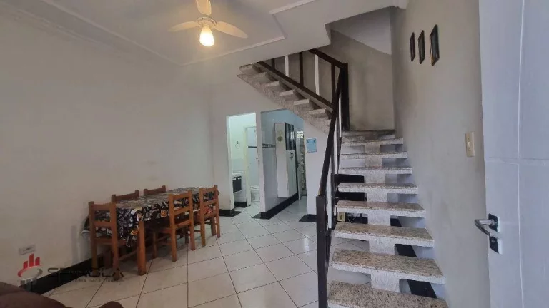 Imagem Sobrado com 2 dormitórios à venda, 76 m² por R$ 380.000,00 - Vila Caiçara - Praia Grande/SP