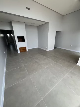Imagem Casa de 3 quartos sendo um suine no Bosque dos Ipes