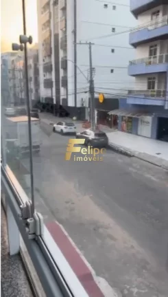 Imagem Que tal morar em um apartamento espaçoso, com 2 quartos, sendo 1 suíte, 2 salas, 2 banheiros e 80,00 m2 de área, além de uma vaga de garagem e área externa lateral?