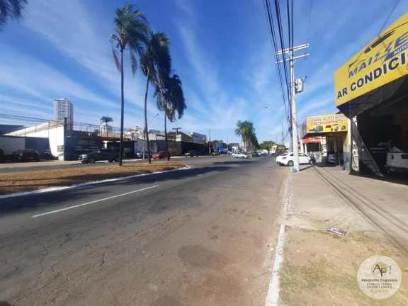 Imagem Casa Comercial para Venda em Goiânia, SETOR AEROPORTO, 3 dormitórios, 1 banheiro, 4 vagas