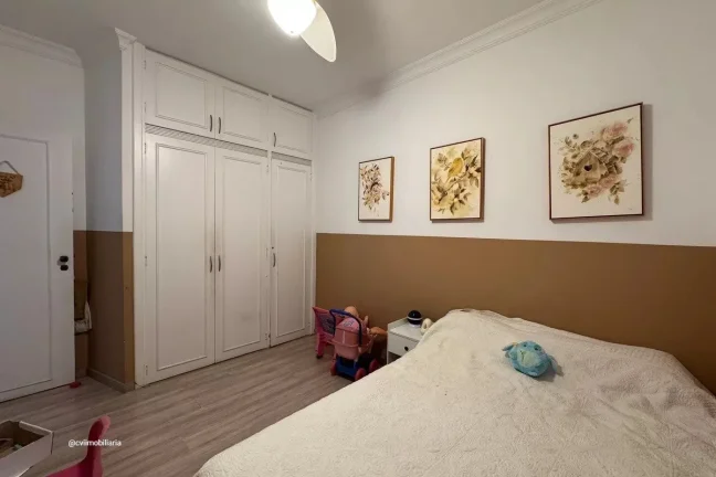 Imagem Este espaçoso apartamento oferece o conforto e a conveniência que você procura. Com um total de t...