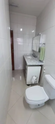 Imagem Sobrado com 224 m² 3 Dormitorios sendo 1 Suite e 2 Vagas de Garagens