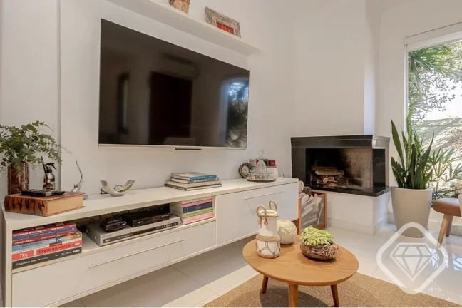 Imagem Casa de condomínio com charme, conforto e excelente padrão no bairro Ipanema

Esta residência de ...