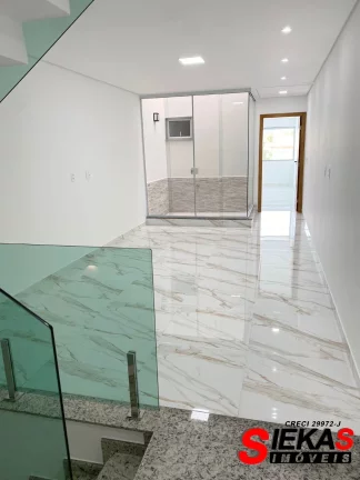 Imagem Imperdível oportunidade de adquirir uma casa de luxo em São Paulo-SP, na Vila Salete! 3 quartos, 3 suítes, 2 salas, 4 banheiros, 4 vagas de garagem e 200m² de área.