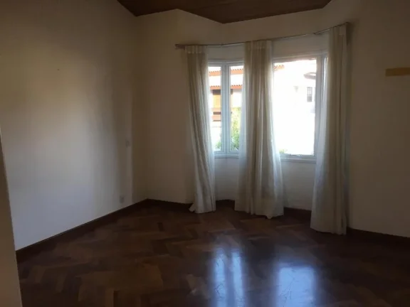 Imagem Casa em Aldeia da Serra - 370m²