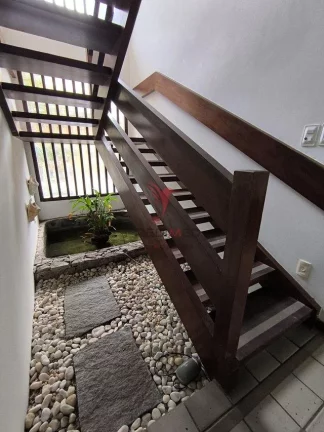 Imagem Linda casa com Jardim, 4 quartos , sendo 3 Suites , 4 Vagas, no Bairro Capim Macio, Natal