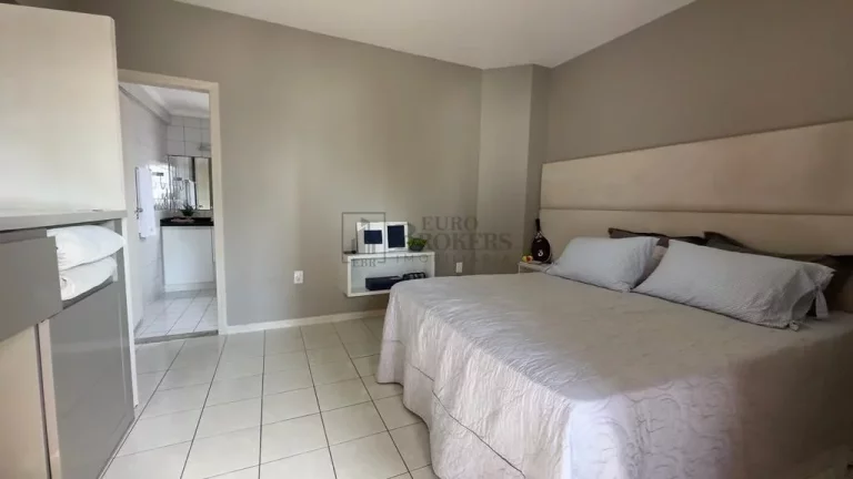 Imagem Apartamento Quadra Mar com 2 dormitórios à venda no Centro de Balneário Camboriú