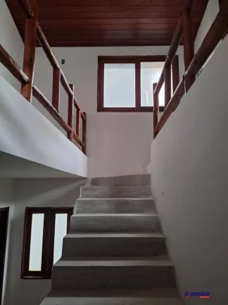 Imagem OPORTUNIDADE VENDO CASA DE 4/4 SENDO DUAS SUITE DE VERANEIO - CAMAÇARI