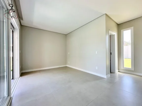 Imagem Casa 4 Dormitórios - Bairro Capão Novo