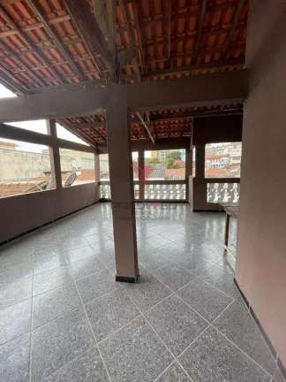 Imagem ...lt;br...gt;Linda casa localizada no Centro de Guaratinguet...aacute;, pr...oacute;xima a diversos...