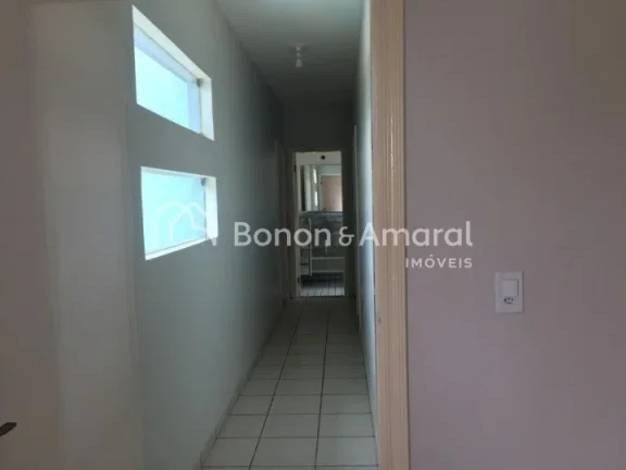 Imagem Descubra o equilíbrio perfeito entre conforto, lazer e segurança nessa linda casa de 180 m² const...