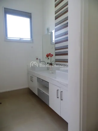 Imagem Sobrado, com 4 suítes, sendo 1 delas, no térreo, 2 escritórios, luz natural, ambientes integrados...