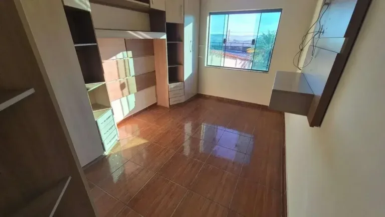 Imagem Ampla Casa no Grogoto – 4 Quartos, Suíte e Garagem