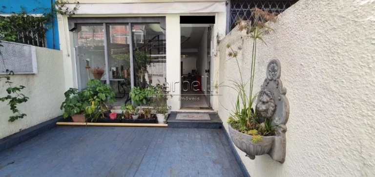 Imagem Casa de uso misto com 2 andares e 170metros quadrados aproximadamente. O primeiro andar do imóvel c...