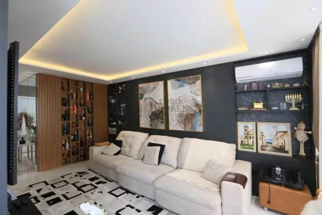 Imagem Apartamento com 4 suítes à venda de frente a roda Gigante em Balneário Camboriú