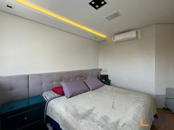 Imagem Apartamento à Venda no Centro, 3 quartos e 3 vagas em Florianópolis/SC.