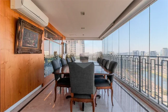 Imagem Apartamento à venda com 4 quartos, sendo 3 suítes, no condomínio Cidade Jardim, São Paulo - SP