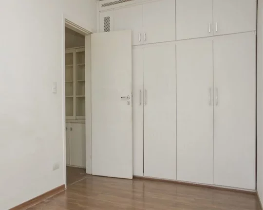 Imagem Apartamento reformado, iluminado e reformado, living para 02 ambientes, piso laminado, dormitórios ...