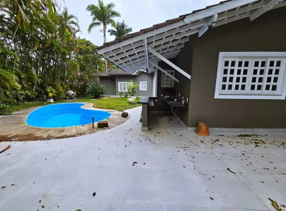 Imagem Casa de Luxo à Venda na Riviera Módulo 22 em Riviera de São Lourenço: 4 Quartos, 2 Suítes, 2 Salas, 5 Vagas de Garagem.