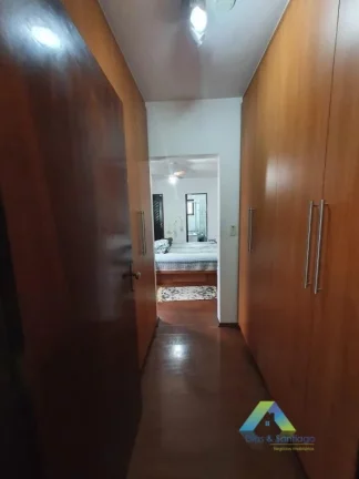 Imagem Lindo sobrado 177 metros, com excelente localização 3 dormitórios, 3 vagas, quintal espaço gourmet com ótimo valor !,