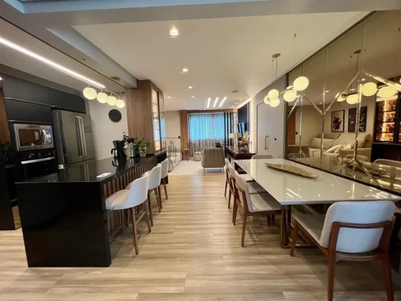 Apartamento com 3 suítes à venda no Centro de Balneário Camboriú/SC