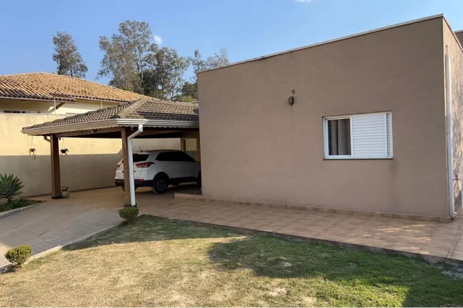 Imagem Chácara à venda em Atibaia - 700m² de terreno e 153m² de área construída