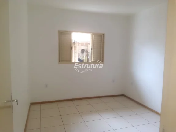 Imagem Oportunidade para investidor: condomínio com 3 apartamentos