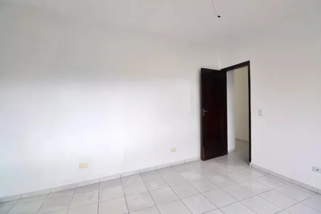 Imagem "Cansado de se apertar em um apê minúsculo e caro?"