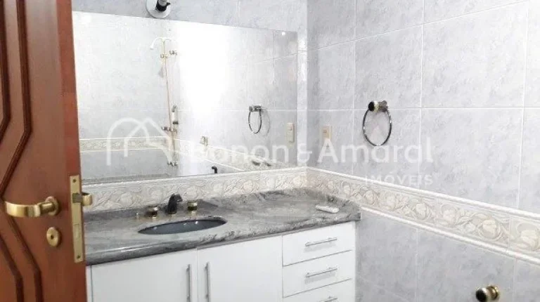 Imagem Belíssima casa à venda Jardim Paiquerê - Valinhos.
Bem espaçosa, com sala para 2 ambientes e pé...