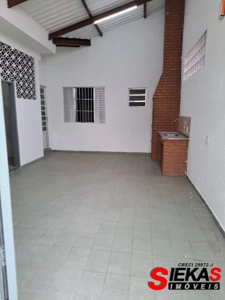 Imagem Casa à venda em São Paulo, Vila Carrão: 2 quartos, 1 sala, 1 banheiro, 3 vagas de garagem, 250m² de área. Venha conferir!