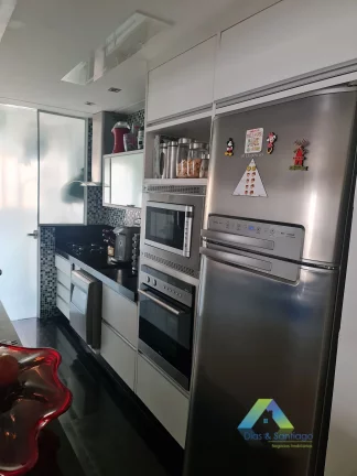 Imagem Apartamento recém reformado com 67m², 2 dormitórios, 1 suíte, 2 vagas de garagem coberta em localização privilegiada em área nobre a 500mts da Estação Metrô Chácara Klabin.