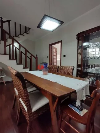 Imagem Sobrado à venda 3 Quartos, 6 Vagas, 257M², Santa Maria, São Caetano do Sul - SP