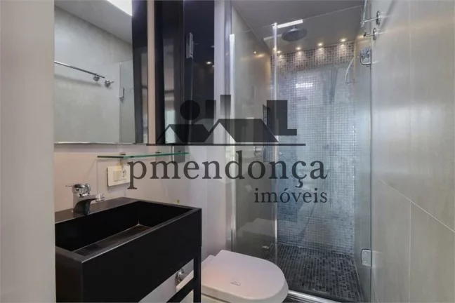 Imagem Apartamento em andar alto, totalmente reformado, em Perdizes com 84m²