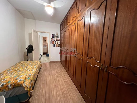 Imagem Sobrado à Venda com 3 dormitórios e 1 vaga no bairro Encruzilhada em Santos por R$ 910.000,00