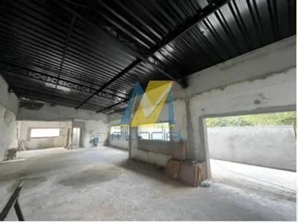 Imagem Galpão Industrial com 600m², Trifásico e Acesso para Caminhão