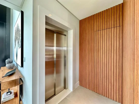 Imagem Casa em Condominio 6 Dormitórios - Bairro xangri-la